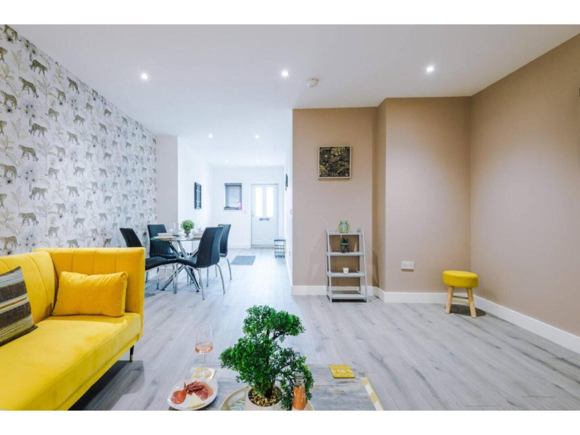 The Ecclesian Deluxe Apartments Near Trafford Centre Eccles Train Station Manchester Kültér fotó