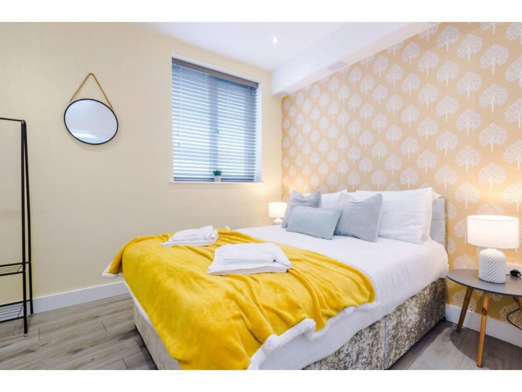 The Ecclesian Deluxe Apartments Near Trafford Centre Eccles Train Station Manchester Kültér fotó
