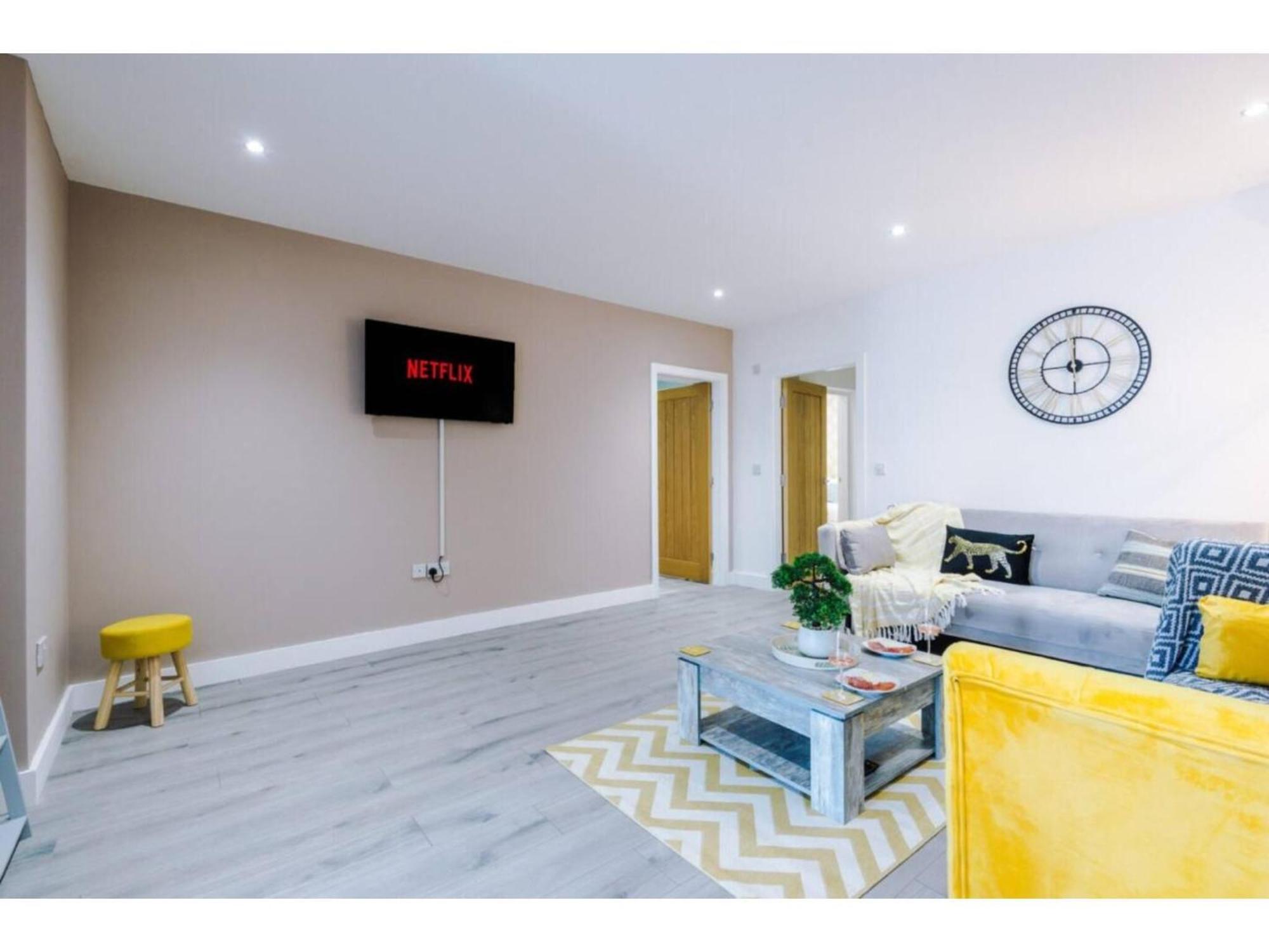 The Ecclesian Deluxe Apartments Near Trafford Centre Eccles Train Station Manchester Kültér fotó
