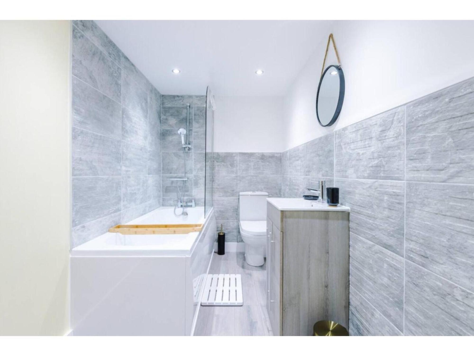 The Ecclesian Deluxe Apartments Near Trafford Centre Eccles Train Station Manchester Kültér fotó