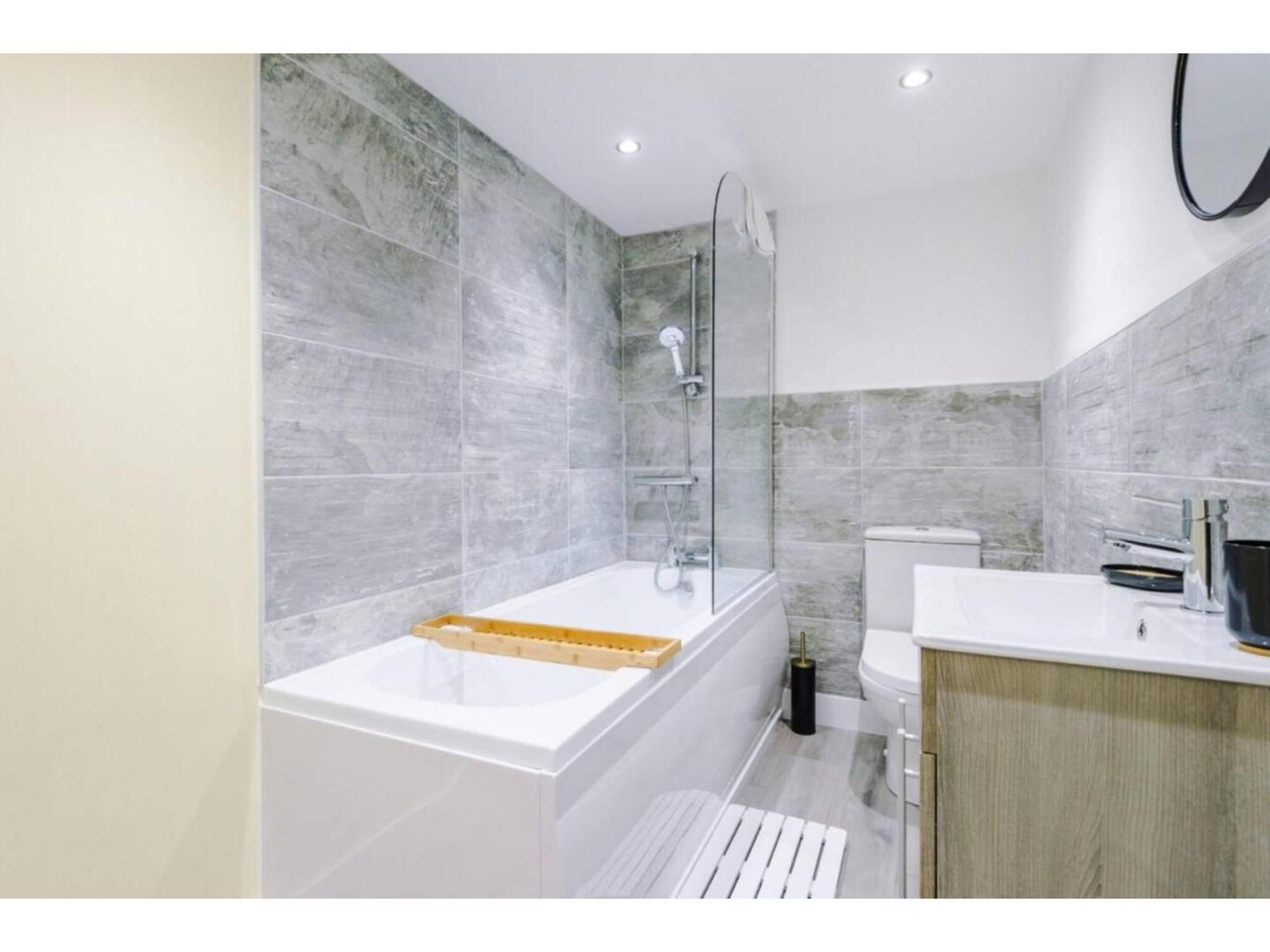 The Ecclesian Deluxe Apartments Near Trafford Centre Eccles Train Station Manchester Kültér fotó