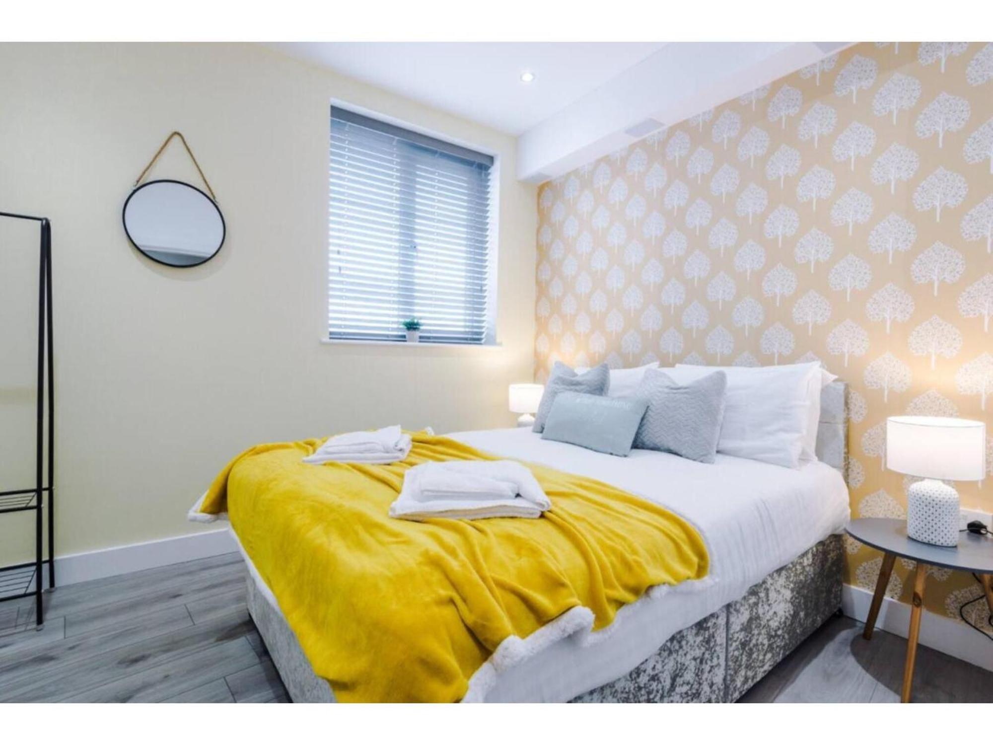 The Ecclesian Deluxe Apartments Near Trafford Centre Eccles Train Station Manchester Kültér fotó
